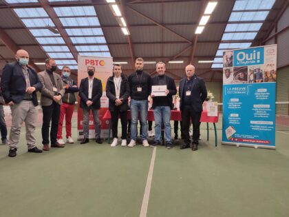 Label Bronze Galaxie U7 remis au club de Pavilly-Barentin, dimanche 20 février 2022 après les finales du tournoi Open en présence des élus locaux